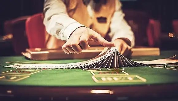 မြန်မာ ဘောလုံးပွဲကြည့်ရင်း MMK22 တွင် Live Betting လောင်းကြေးတင်နေသောမြင်ကွင်း